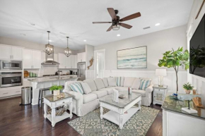 30A Beach Retreat, Golf Cart, Bikes & Pool Access
